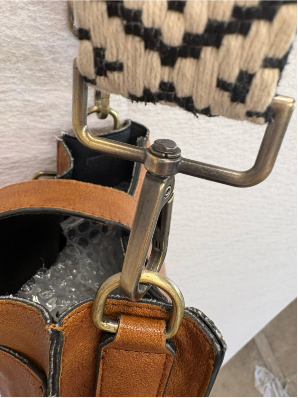 The Sak Brown Crossbody Bag Woven Strap Tassel Boho Small Purse - Picture 9 of 14